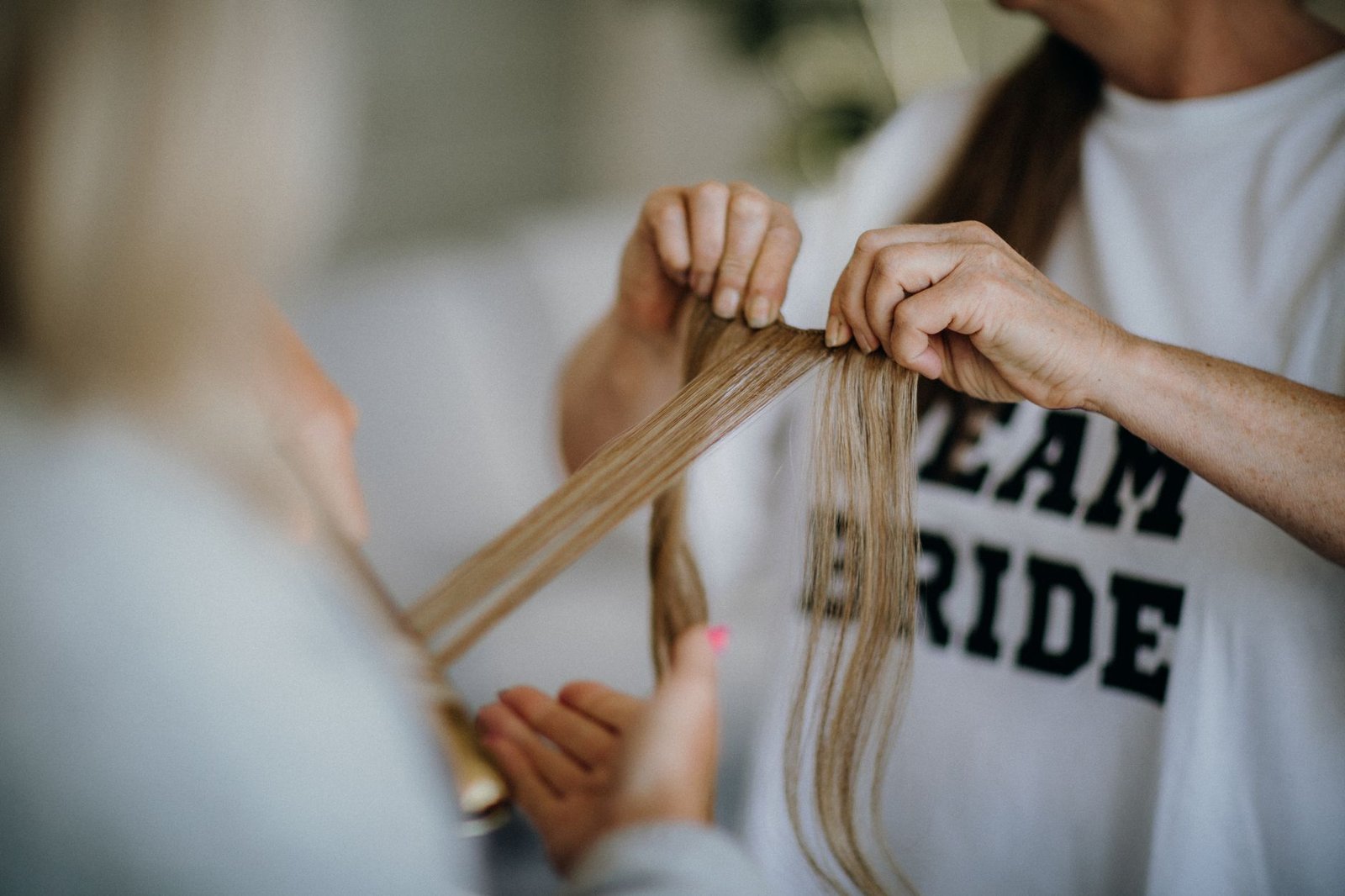 5 Things to Ask Before Booking a Home Bridal Makeup Artist